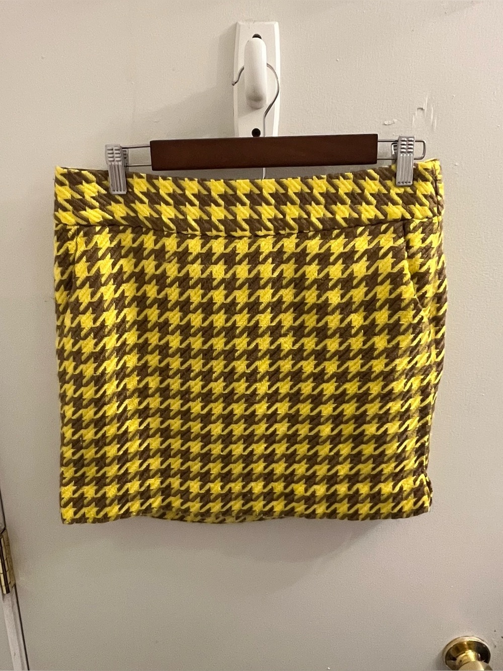 The Limited Yellow and Brown Houndstooth Mini Skirt Size 6